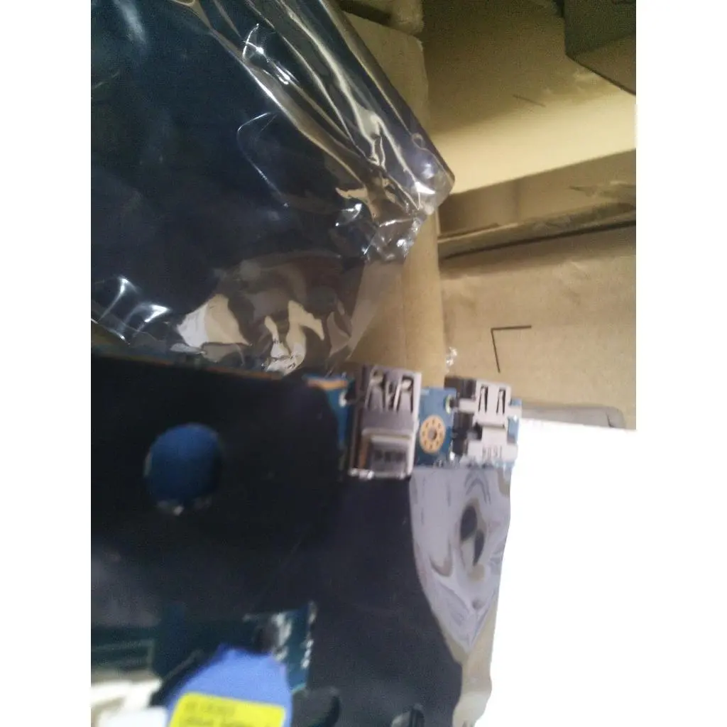 00HT869 - Image 4