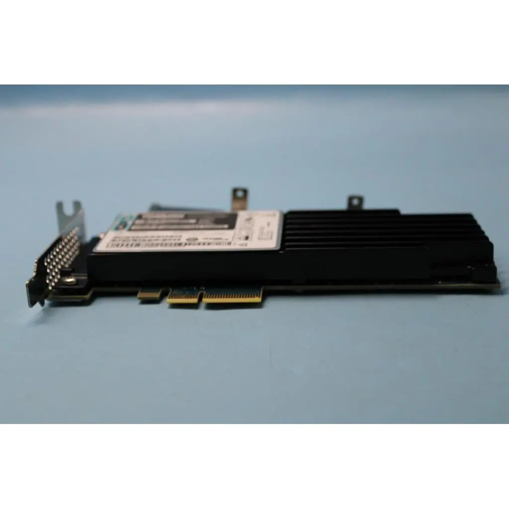 ThinkSystem HHHL Kioxia CM5-V 3.2TB Mainstream NVMe PCIe3.0 x4 Flash Adapter - Image 7