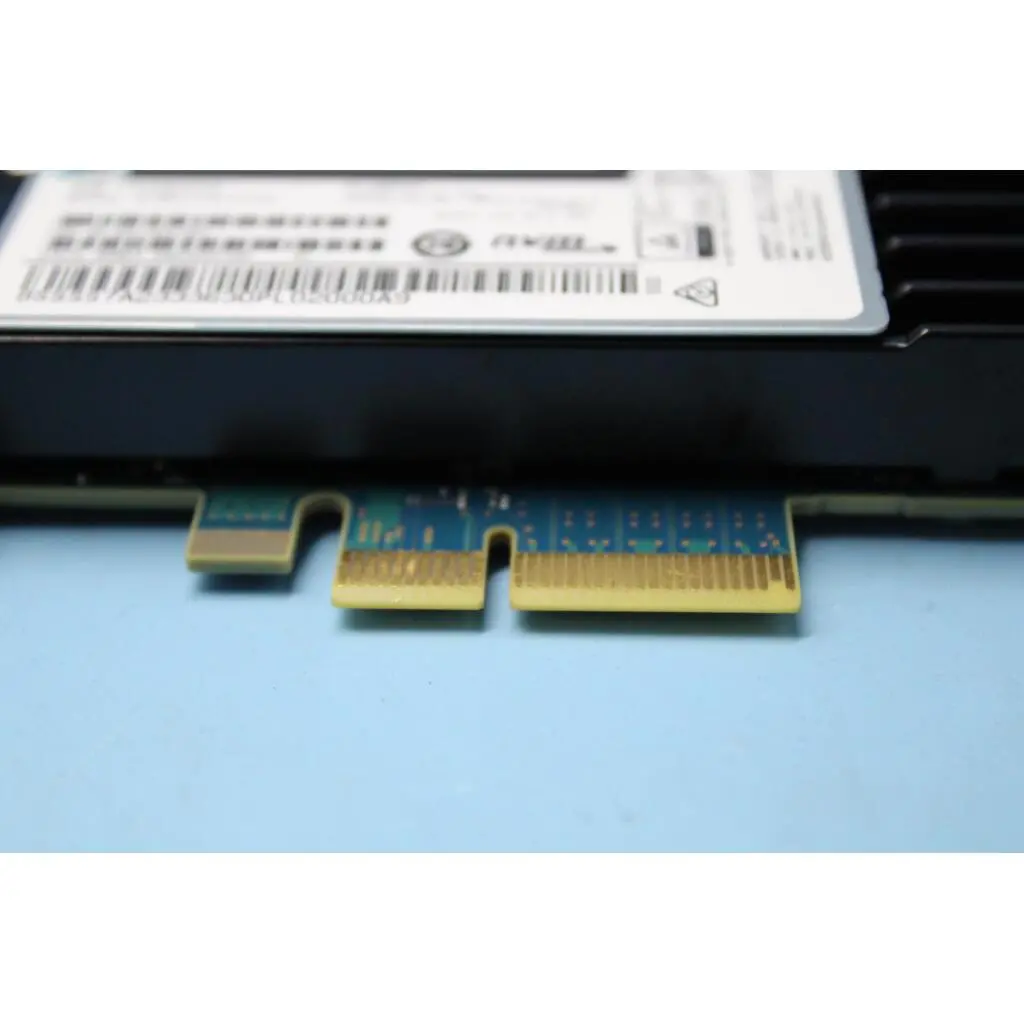 ThinkSystem HHHL Kioxia CM5-V 3.2TB Mainstream NVMe PCIe3.0 x4 Flash Adapter - Image 9