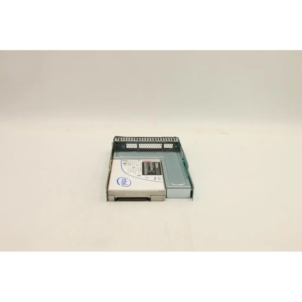 ThinkSystem 3.5" U.2 P5500 1.92TB Read Intensive NVMe PCIe 4.0 x4 HS SSD - Image 8