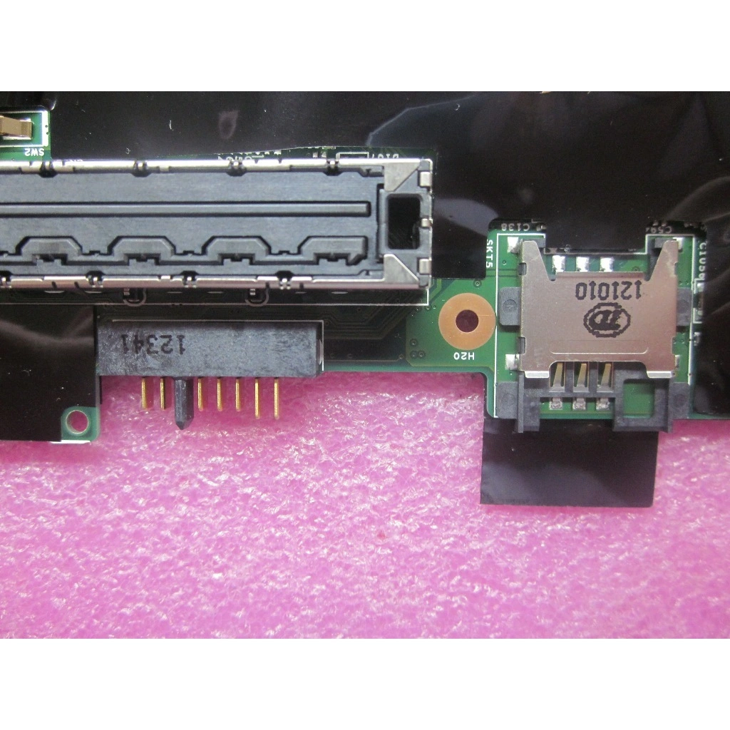 04W6724 - Image 3